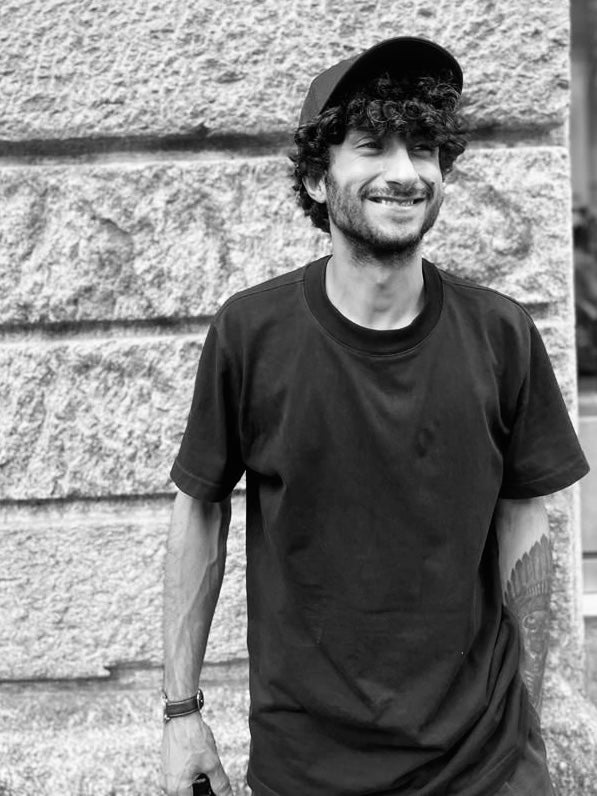 Cap / Black Snapback Trucker Cap