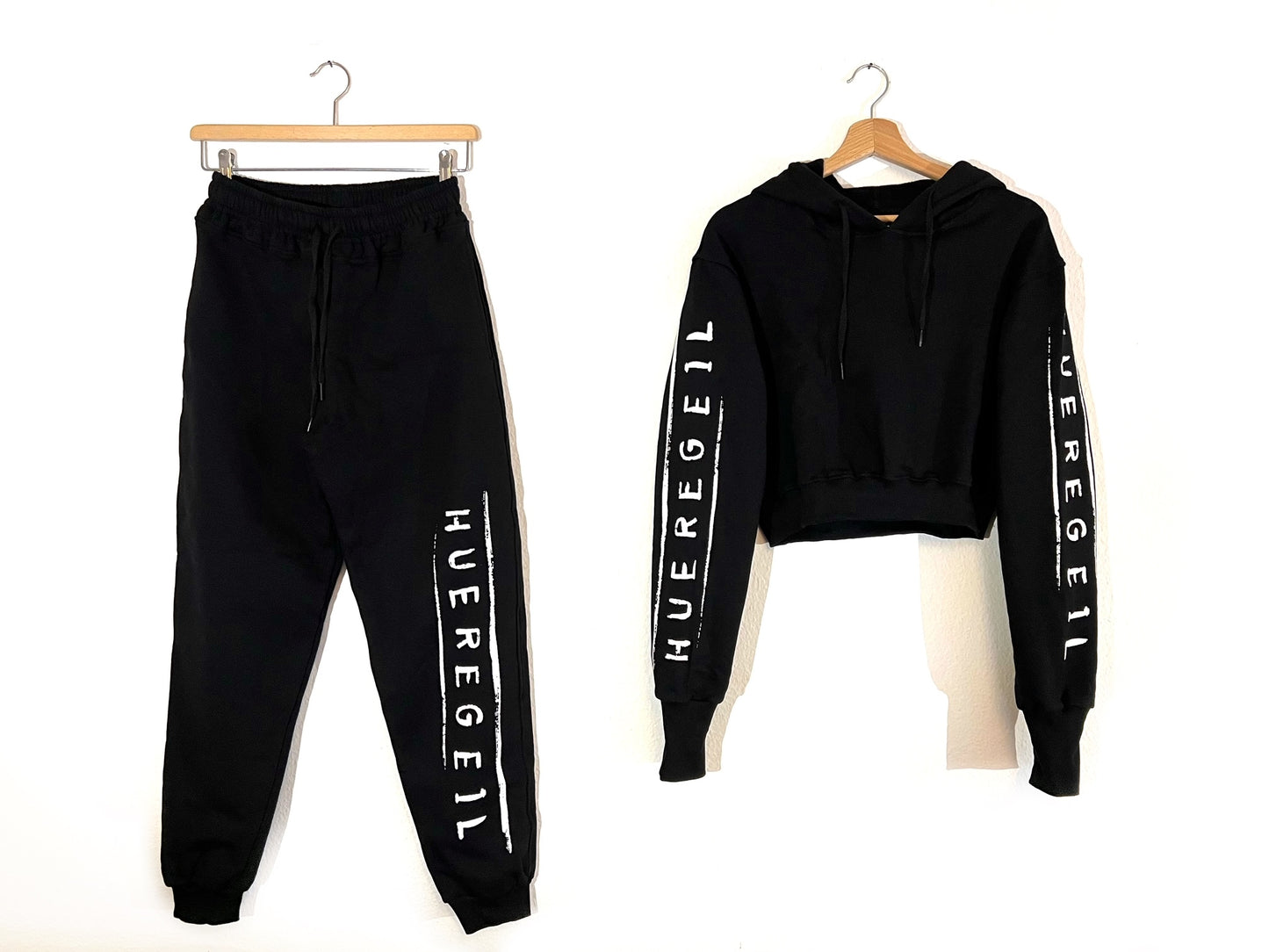 Cropped Hoodie Black w/ arm print