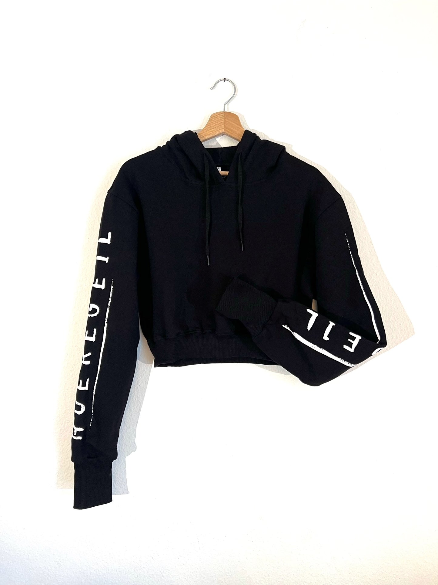Cropped Hoodie Black w/ arm print