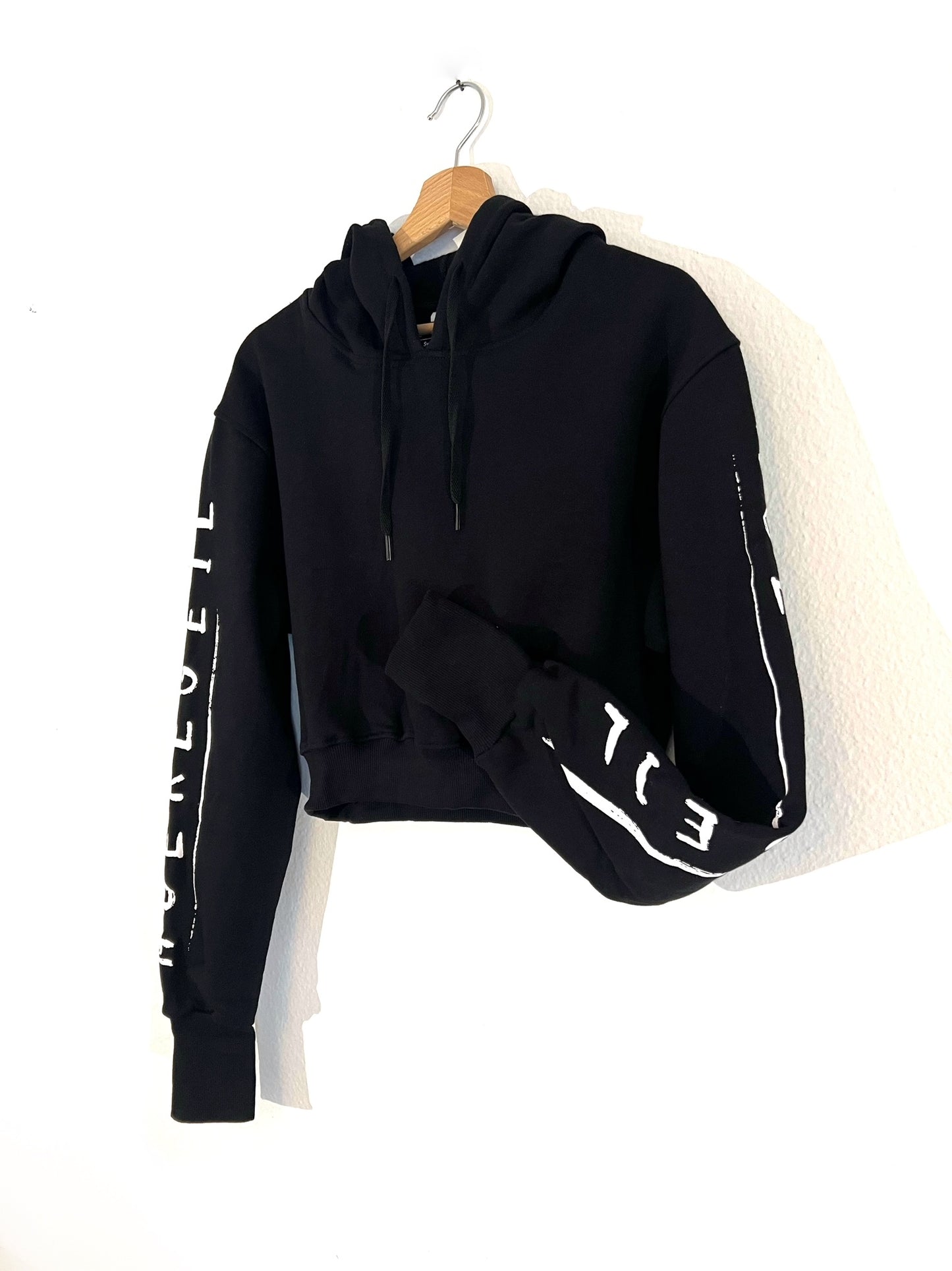 Cropped Hoodie Black w/ arm print