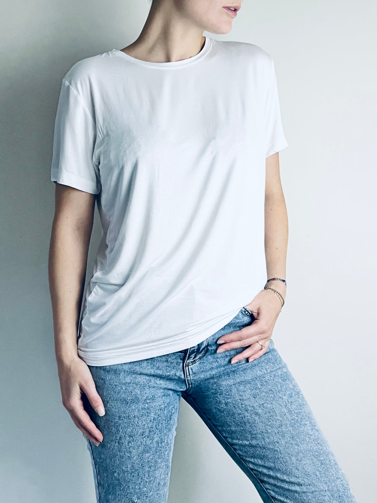 Super thin T-Shirt white w/ shoulder print