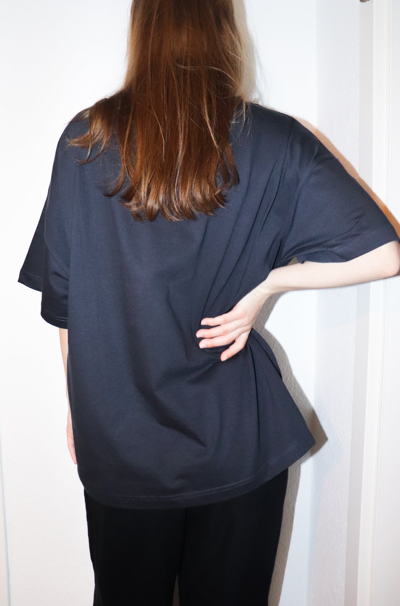 "HG" oversized T-Shirt / Anthrazit mit grauer Bestickung