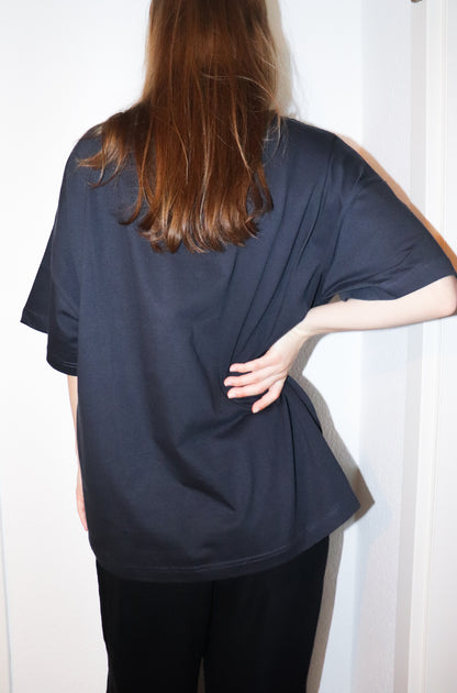 "HG" oversized T-Shirt / Anthrazit mit grauer Bestickung