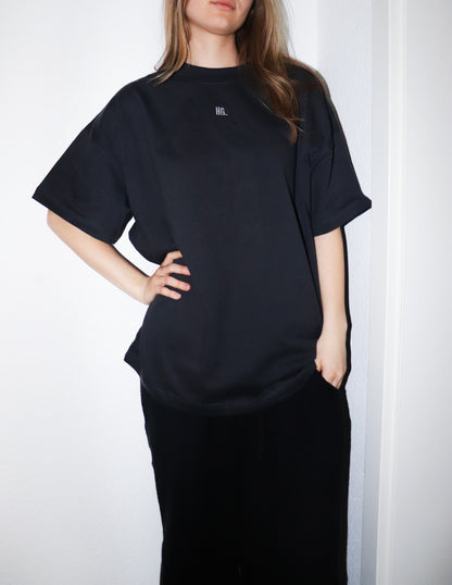 "HG" oversized T-Shirt / Anthrazit mit grauer Bestickung