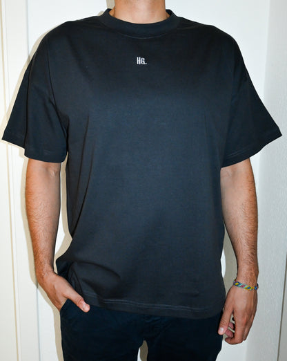 "HG" oversized T-Shirt / Anthrazit mit grauer Bestickung