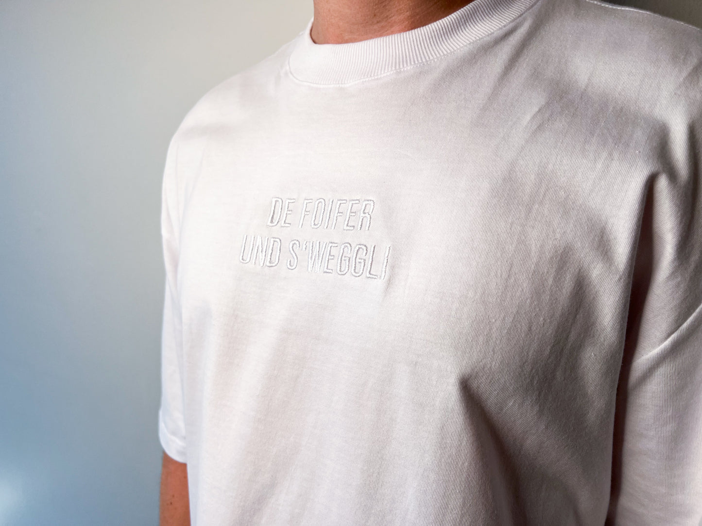 "De Foifer und s'Weggli" T-Shirt / MERINGUE