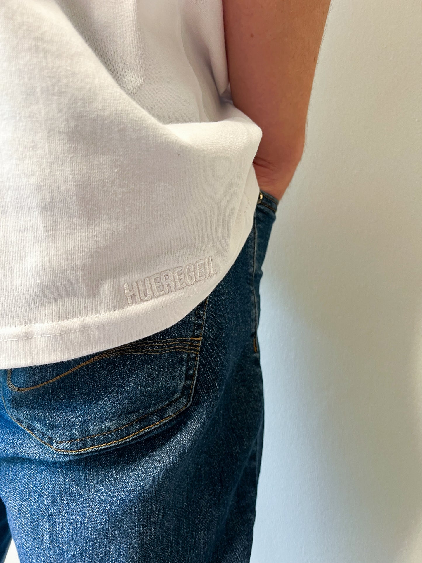 "De Foifer und s'Weggli" T-Shirt / MERINGUE