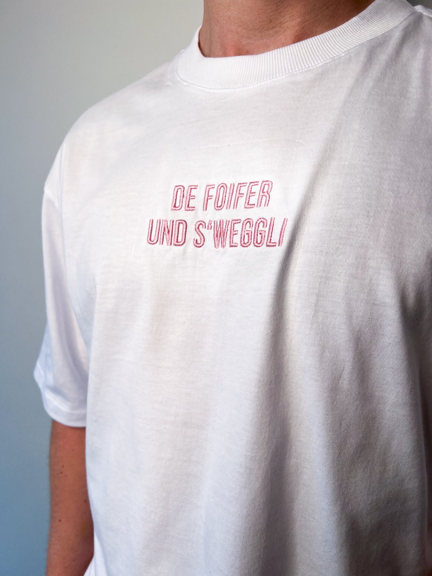 "De Foifer und s'Weggli" T-Shirt / BUBBLE GUM